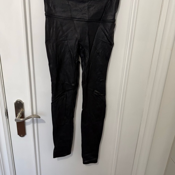 SPANX Pants - MEDIUM SPANX Black High-Waist Leggings